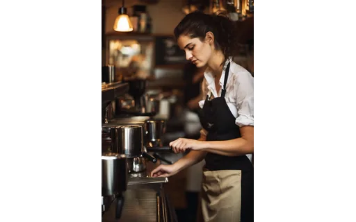 Preview of A barista in her twenties (JPEG q90)